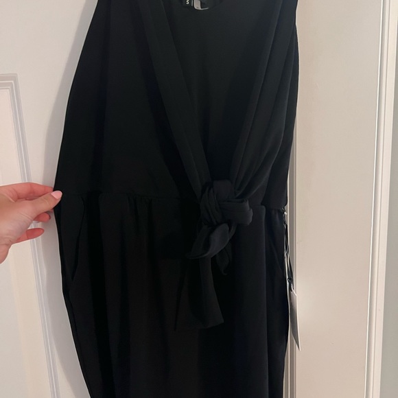 Black mini dress - Picture 2 of 5